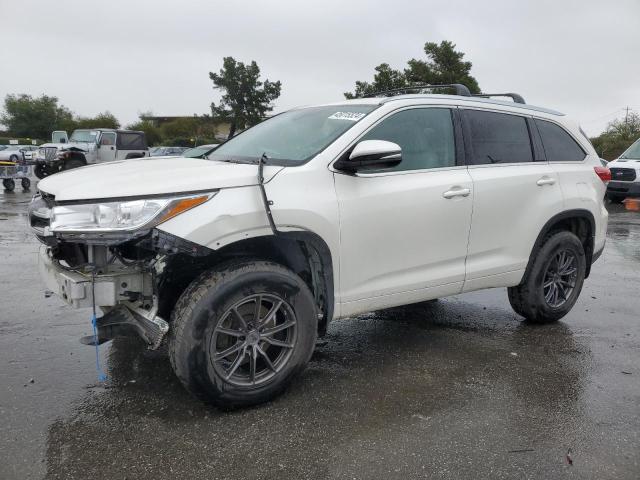TOYOTA HIGHLANDER 2017 with VIN 5TDJZRFH8HS519107 - Photo from auction