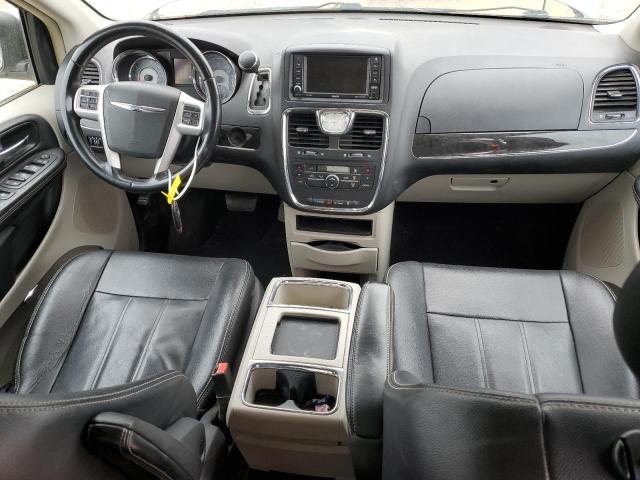 Photo 8 from auction – 2016 CHRYSLER TOWN & COU with VIN 2C4RC1BG4GR297434