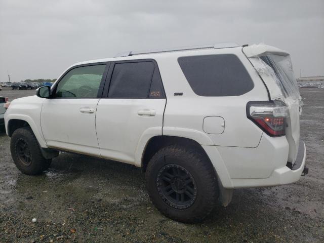 Photo 2 from auction – 2018 TOYOTA 4RUNNER SR with VIN JTEBU5JR4J5577086