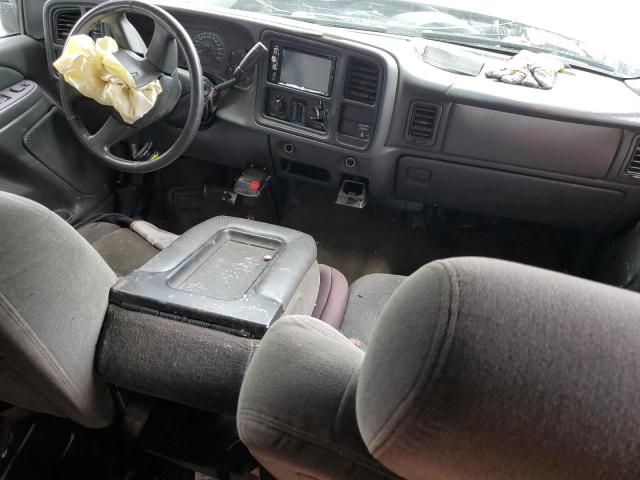 Photo 8 from auction – 2004 CHEVROLET SILVERADO with VIN 1GCHK29UX4E170454