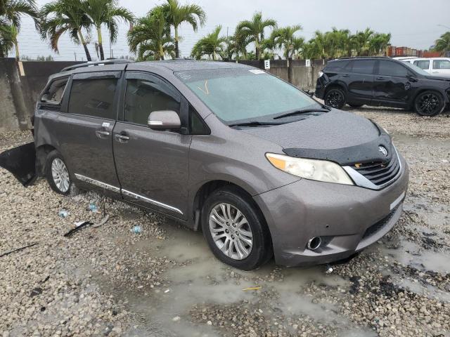 Photo 4 from auction – 2013 TOYOTA SIENNA XLE with VIN 5TDYK3DC4DS297005