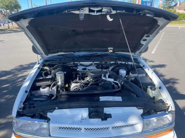Photo 7 from auction – 1998 CHEVROLET BLAZER with VIN 1GNCS18W1WK209743