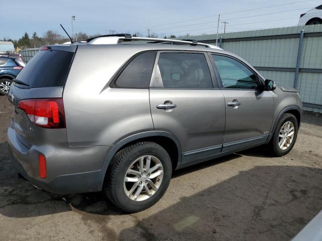 Photo 3 from auction – 2015 KIA SORENTO LX with VIN 5XYKTDA70FG646211