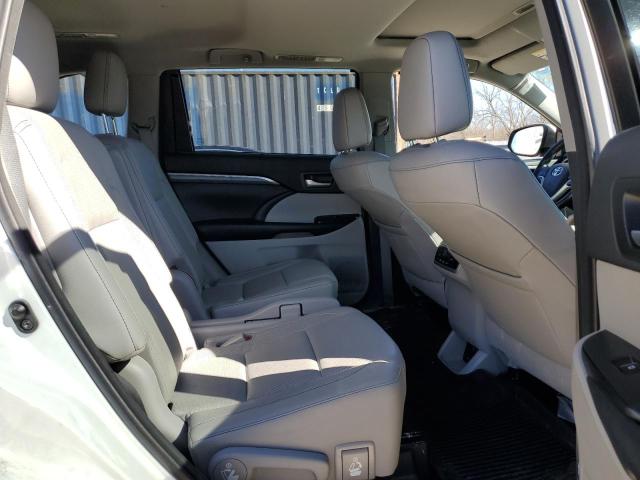 Photo 10 from auction – 2017 TOYOTA HIGHLANDER with VIN 5TDDZRFH2HS453957