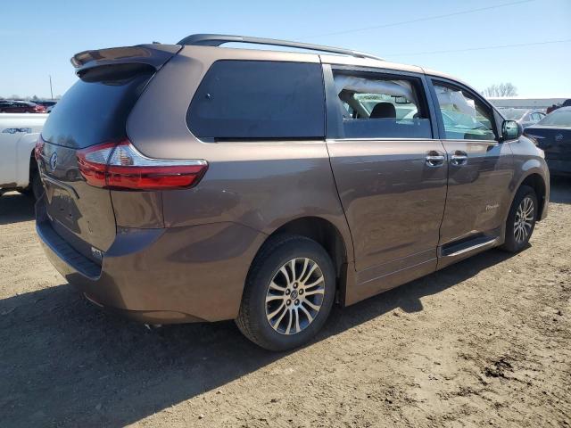 Photo 3 from auction – 2018 TOYOTA SIENNA XLE with VIN 5TDYZ3DC3JS965500