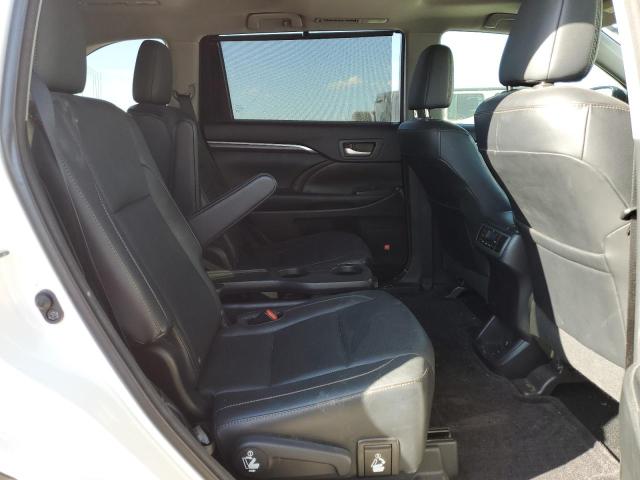 Photo 11 from auction – 2015 TOYOTA HIGHLANDER with VIN 5TDYKRFH0FS104718