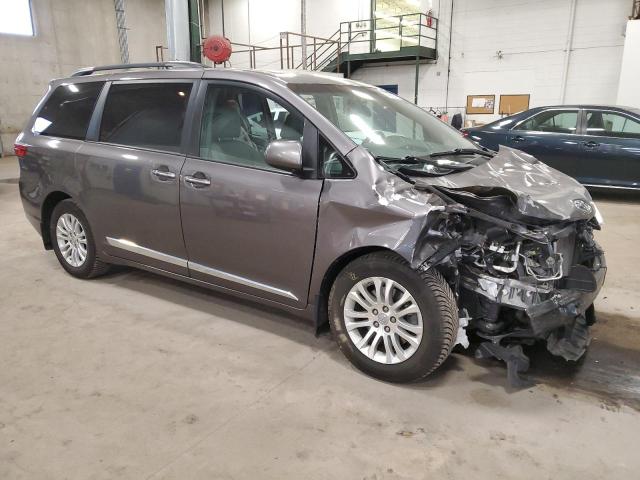 Photo 4 from auction – 2017 TOYOTA SIENNA XLE with VIN 5TDYZ3DC8HS787450