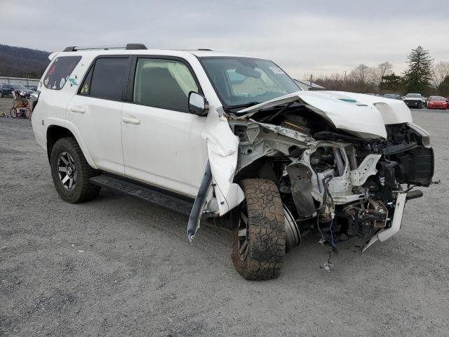 Photo 4 from auction – 2018 TOYOTA 4RUNNER SR with VIN JTEBU5JR4J5604593