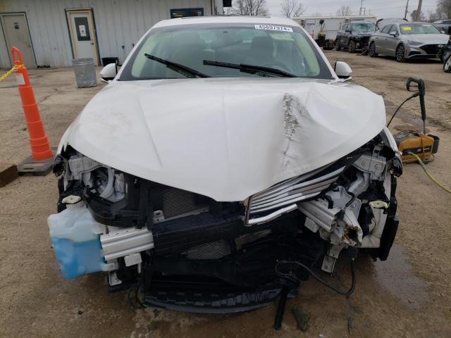 Photo 5 from auction – 2015 LINCOLN MKZ with VIN 3LN6L2GK6FR606301