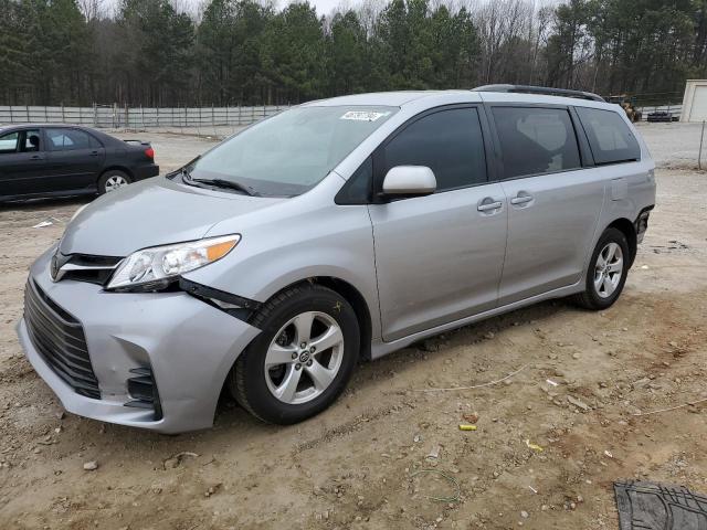 TOYOTA SIENNA LE 2018 with VIN 5TDKZ3DC4JS901648 - Photo from auction