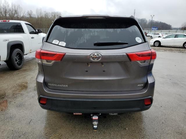 Фото 6 с аукциона – 2018 TOYOTA HIGHLANDER с VIN 5TDBZRFH0JS883497