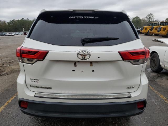 Photo 6 from auction – 2018 TOYOTA HIGHLANDER with VIN 5TDKZRFH6JS529354