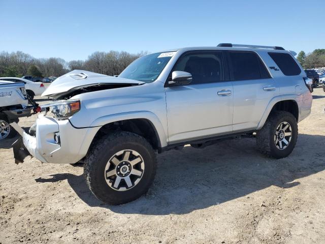 TOYOTA 4RUNNER SR 2018 with VIN JTEBU5JR1J5573822 - Photo from auction