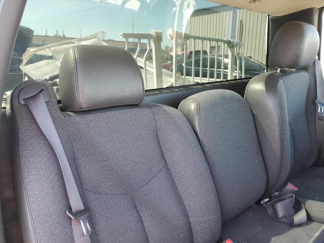 Photo 10 from auction – 2006 CHEVROLET SILVERADO with VIN 1GCEC14X36Z153664