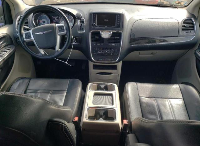 Photo 8 from auction – 2013 CHRYSLER TOWN & COU with VIN 2C4RC1BG4DR605892