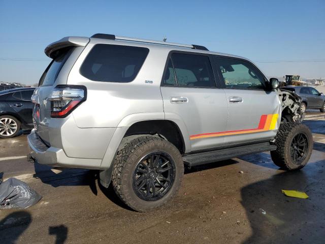 Photo 3 from auction – 2022 TOYOTA 4RUNNER SR with VIN JTEMU5JR9N5996551
