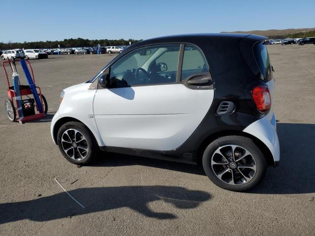 Photo 2 from auction – 2016 SMART FORTWO with VIN WMEFJ5DA2GK061874