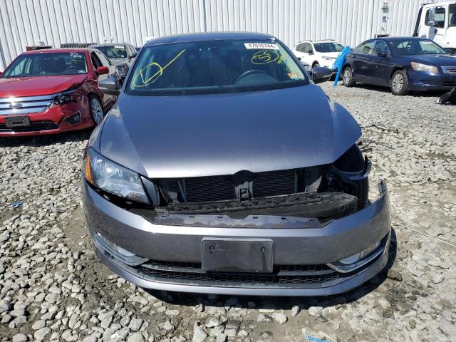 Photo 5 from auction – 2015 VOLKSWAGEN PASSAT S with VIN 1VWAT7A35FC119731