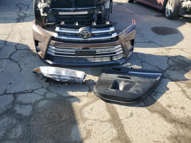 Zdjęcie 13 z aukcji – 2017 TOYOTA HIGHLANDER z VIN 5TDJZRFH1HS427689