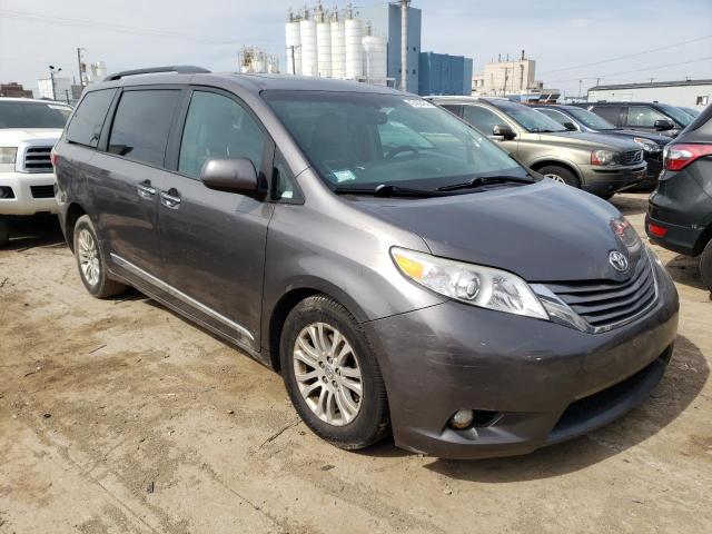Photo 4 from auction – 2017 TOYOTA SIENNA XLE with VIN 5TDYZ3DC5HS858703