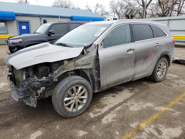 KIA SORENTO LX 2016 with VIN 5XYPG4A38GG007129 - Photo from auction