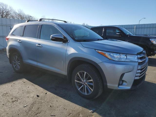 Photo 4 from auction – 2019 TOYOTA HIGHLANDER with VIN 5TDJZRFH9KS962003