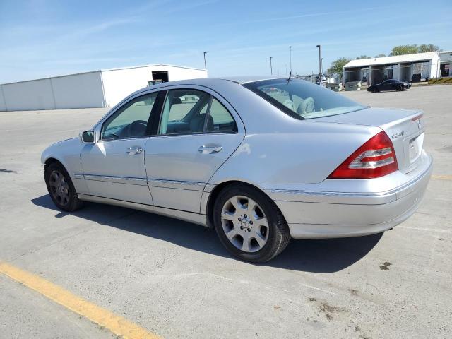 Photo 2 from auction – 2005 MERCEDES-BENZ C 240 with VIN WDBRF61J45F572305