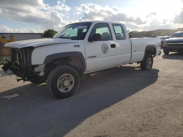 CHEVROLET SILVERADO 2003 with VIN 1GCHK29UX3E102346 - Photo from auction
