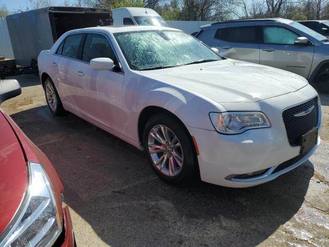 Photo 4 from auction – 2016 CHRYSLER 300 LIMITE with VIN 2C3CCAAG4GH243858