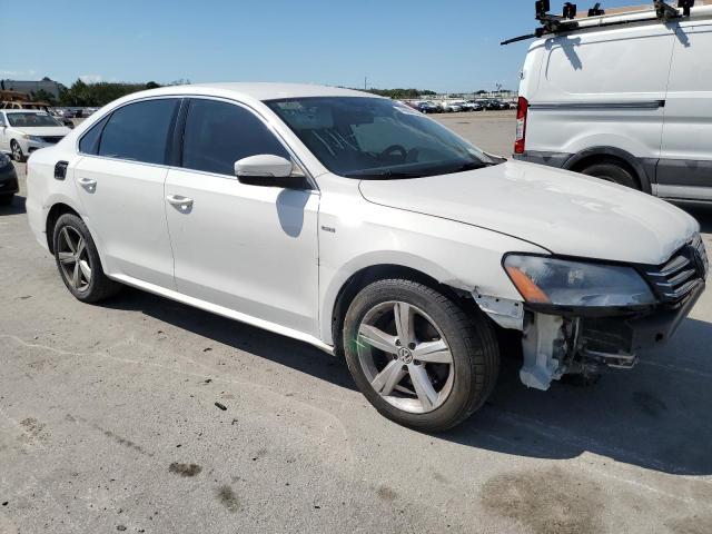 Photo 4 from auction – 2015 VOLKSWAGEN PASSAT S with VIN 1VWAS7A3XFC115192