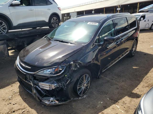 CHRYSLER PACIFICA T 2017 with VIN 2C4RC1EG0HR525586 - Photo from auction