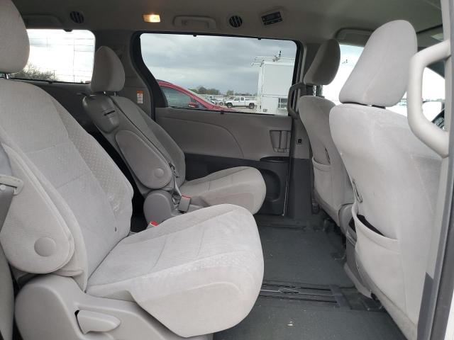 Photo 11 from auction – 2017 TOYOTA SIENNA LE with VIN 5TDKZ3DC5HS792353