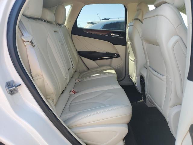 Photo 11 from auction – 2016 LINCOLN MKC RESERV with VIN 5LMTJ3DH3GUJ15909