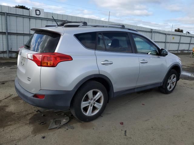 Photo 3 from auction – 2014 TOYOTA RAV4 XLE with VIN 2T3RFREV9EW206063