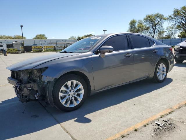 LEXUS ES 300H 2014 with VIN JTHBW1GGXE2054254 - Photo from auction