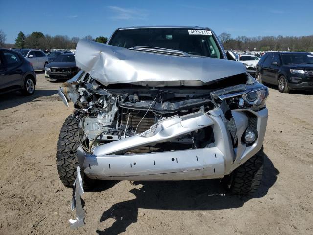 Photo 5 from auction – 2018 TOYOTA 4RUNNER SR with VIN JTEBU5JR1J5573822