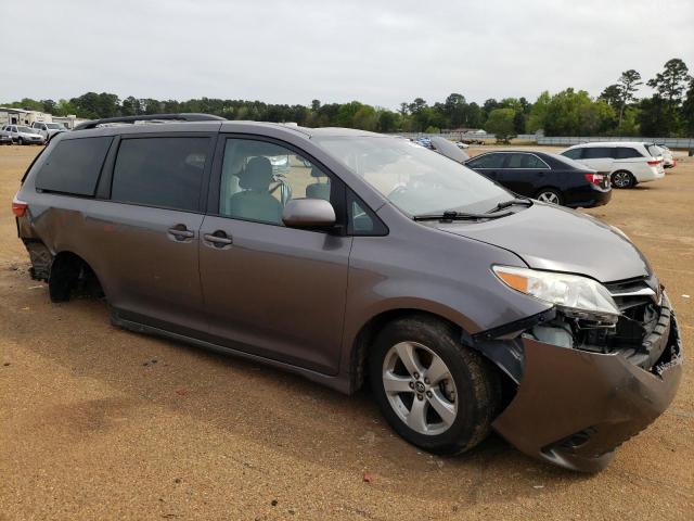 Photo 4 from auction – 2018 TOYOTA SIENNA LE with VIN 5TDKZ3DCXJS948263