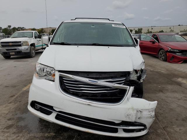 Photo 5 from auction – 2016 CHRYSLER TOWN & COU with VIN 2C4RC1BG4GR193526