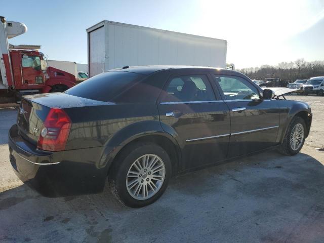 Photo 3 from auction – 2010 CHRYSLER 300 TOURIN with VIN 2C3CA5CV1AH105033