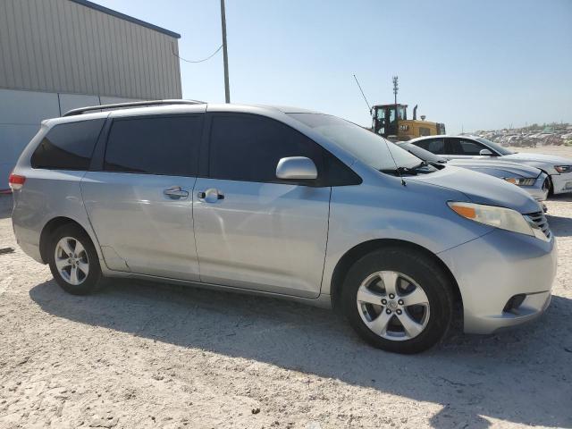 Photo 4 from auction – 2012 TOYOTA SIENNA LE with VIN 5TDKK3DC5CS209762