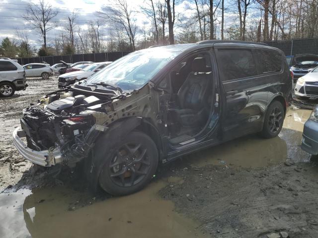 CHRYSLER PACIFICA T 2018 with VIN 2C4RC1EG2JR163475 - Photo from auction