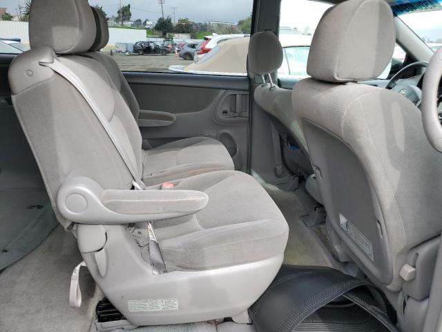 Photo 11 from auction – 2004 TOYOTA SIENNA CE with VIN 5TDZA23C04S218464