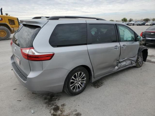 Photo 3 from auction – 2018 TOYOTA SIENNA XLE with VIN 5TDYZ3DC3JS950432