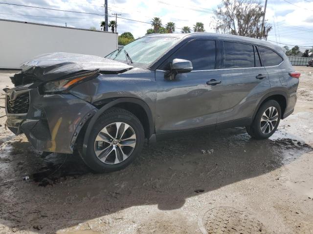 TOYOTA HIGHLANDER 2020 with VIN 5TDGZRAH1LS006002 - Photo from auction