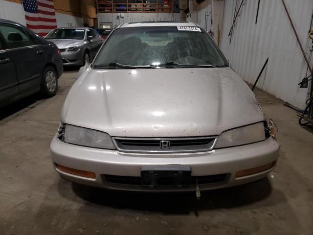 Photo 5 from auction – 1997 HONDA ACCORD with VIN 1HGCD5557VA054126