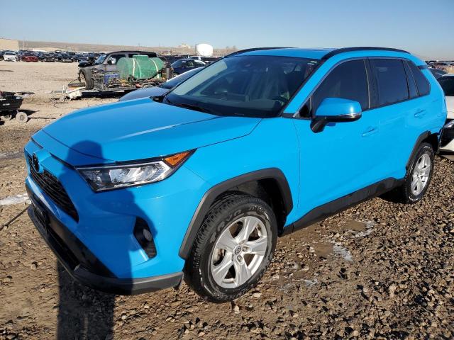 TOYOTA RAV4 XLE 2021 مع رقم تعريف المركبة JTMP1RFV7MD074744 - صورة من المزاد