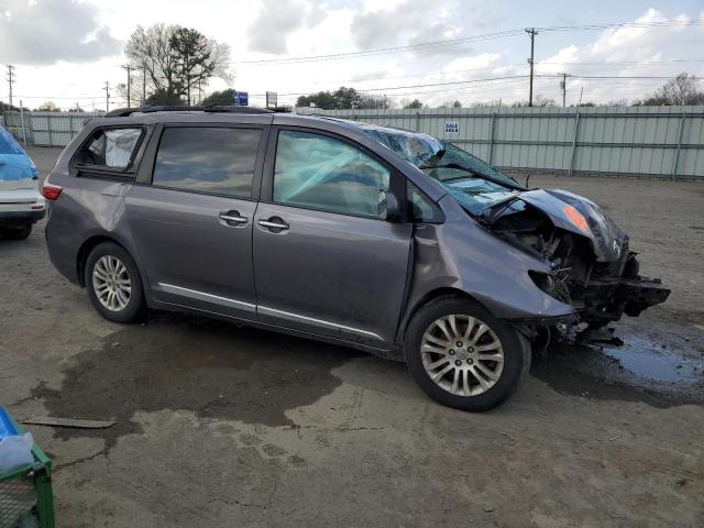 Photo 4 from auction – 2017 TOYOTA SIENNA XLE with VIN 5TDYZ3DC1HS773941