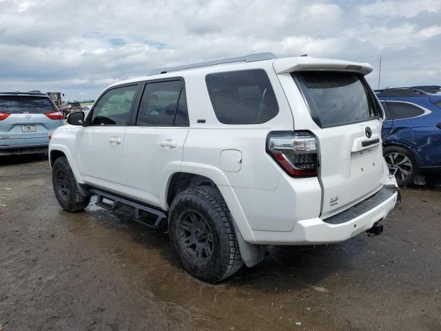 Photo 2 from auction – 2018 TOYOTA 4RUNNER SR with VIN JTEBU5JR3J5505733