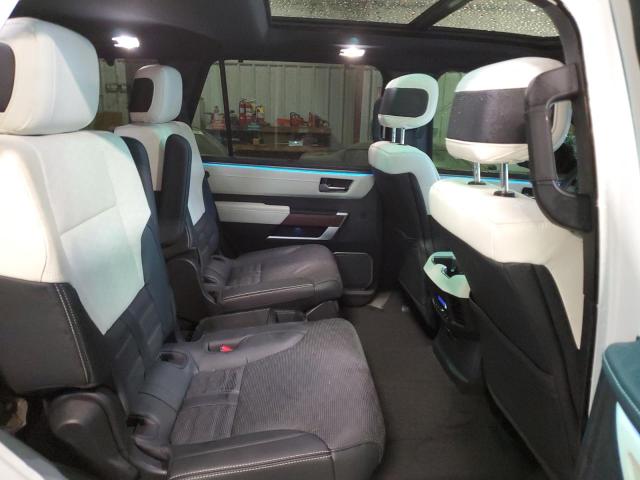 Photo 11 from auction – 2023 TOYOTA SEQUOIA SR with VIN 7SVAAABA1PX013599