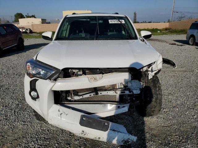 Photo 5 from auction – 2019 TOYOTA 4RUNNER SR with VIN JTEBU5JR9K5679274